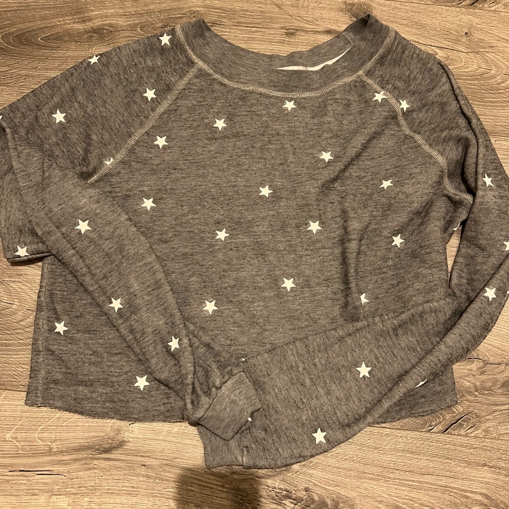 Wildfox Gray Star Printed Pullover Sweatshirt Top… - image 1